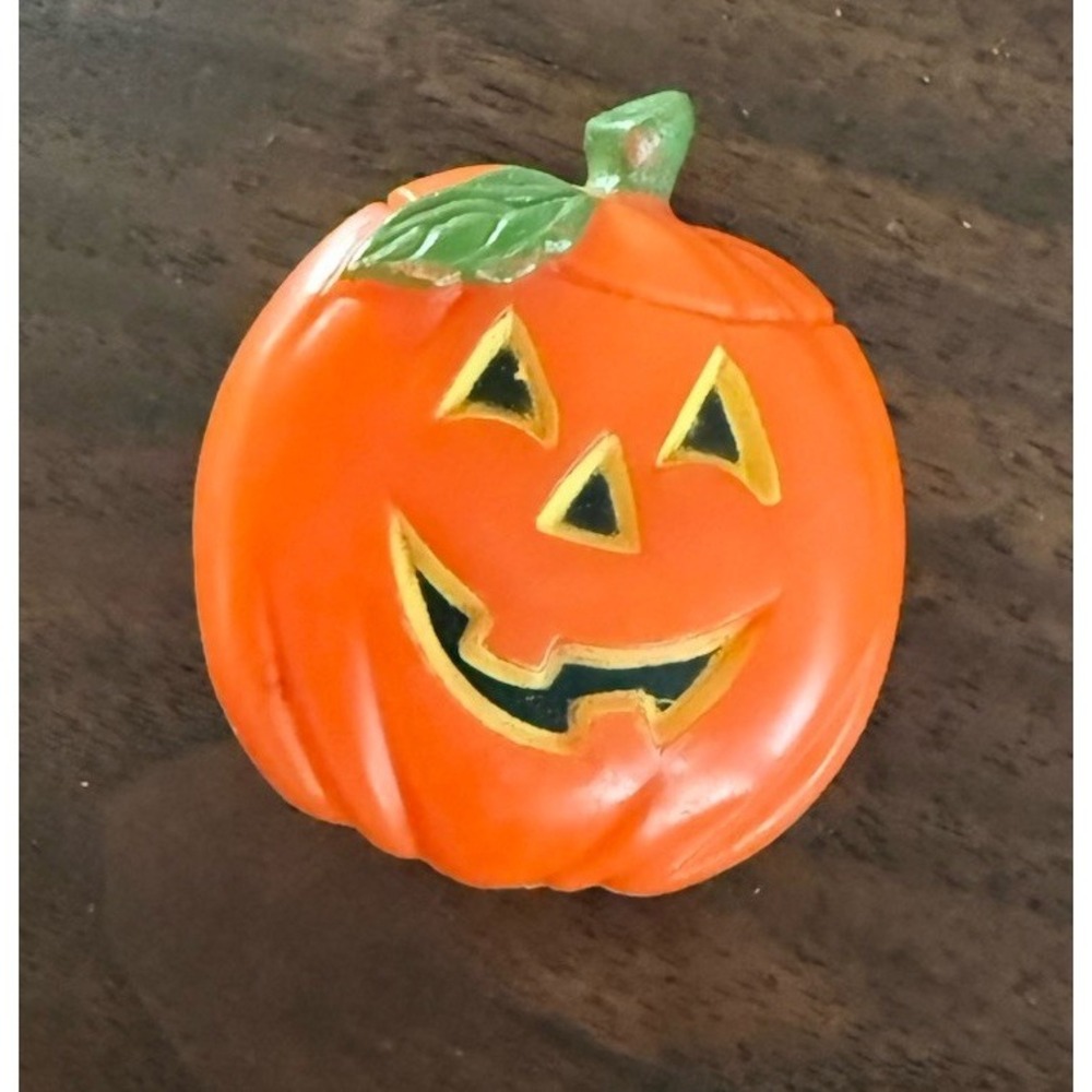 Vintage Halloween Pin Brooch Jack O Lantern Pumpkin Plastic Hallmark 1980's